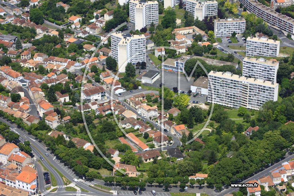 Votre photo aérienne  Angoulême (BelAirGrand Font)  3662397652513