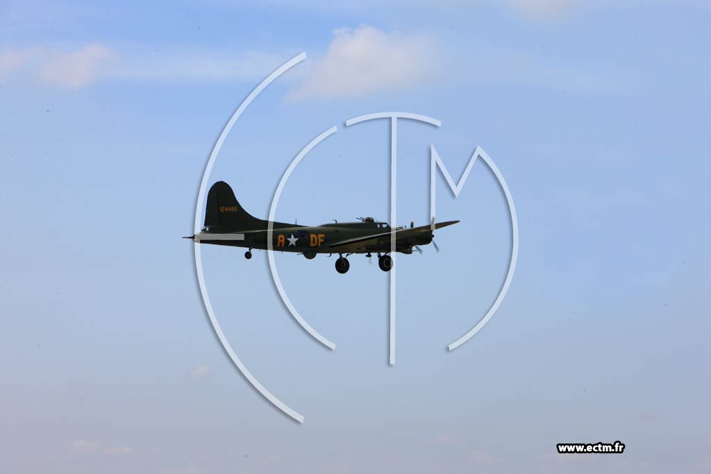 Photo arienne de Aroport Nantes Atlantique (B-17F Memphis Belle - Forteresse volante)