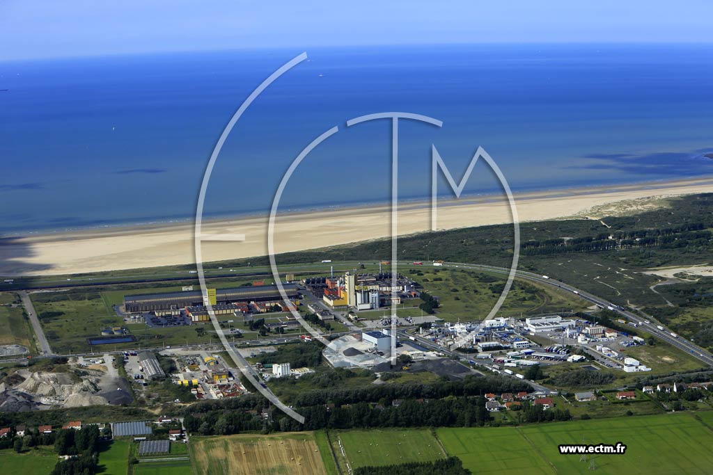 Photo arienne de Calais (Zone industrielle des Dunes)