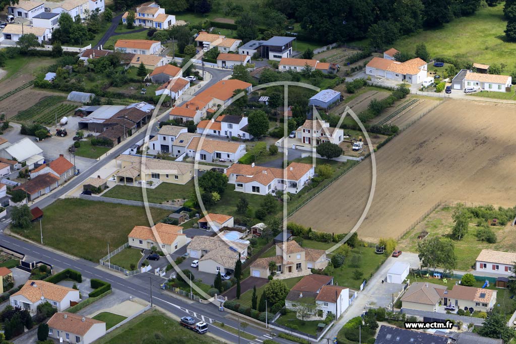 Photo aérienne - Saint-Léger-les-Vignes