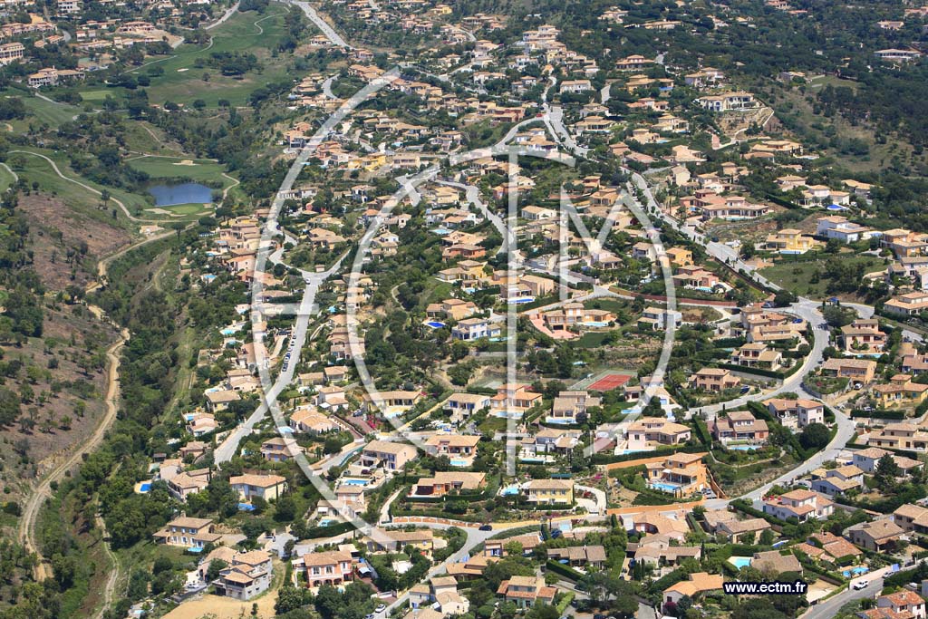 Photo arienne de Sainte Maxime - les Messugues