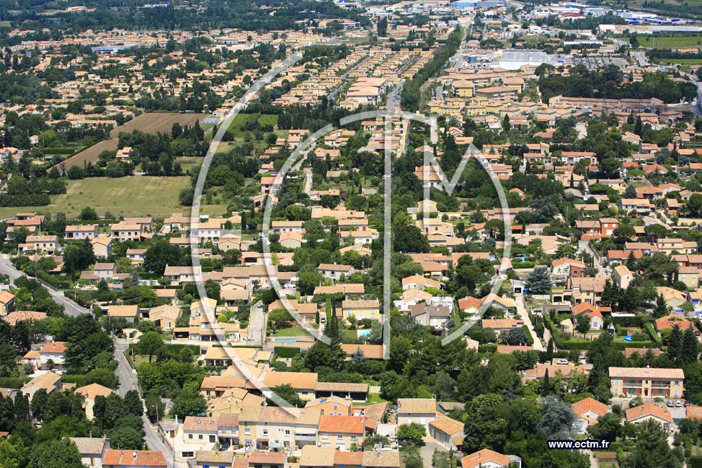 Photo arienne de Morieres les Avignon