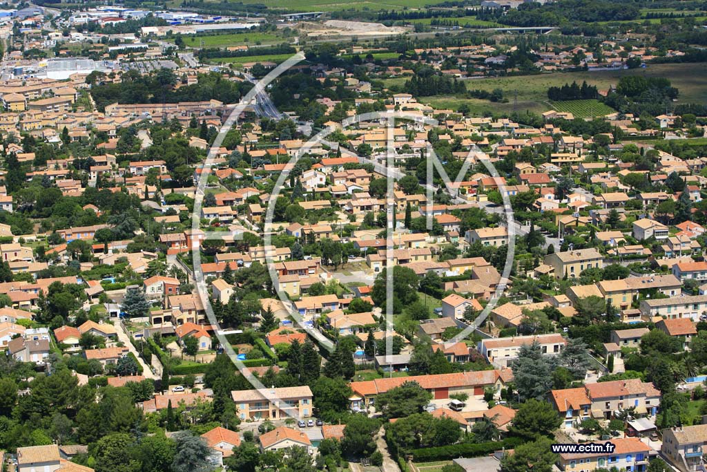 Photo arienne de Morieres les Avignon