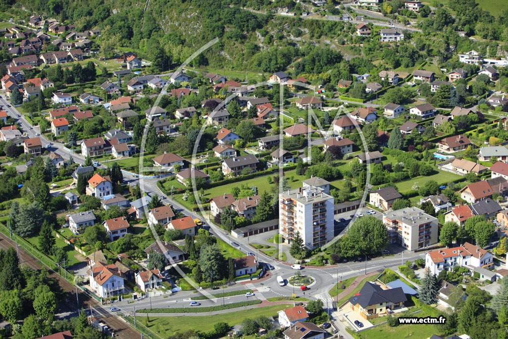 Photo arienne de Aix les Bains (Route de Saint Innocent)