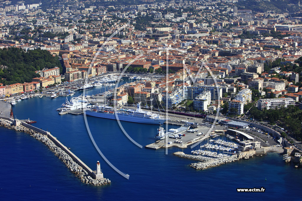 Photo arienne de Nice (le Vieux Port)