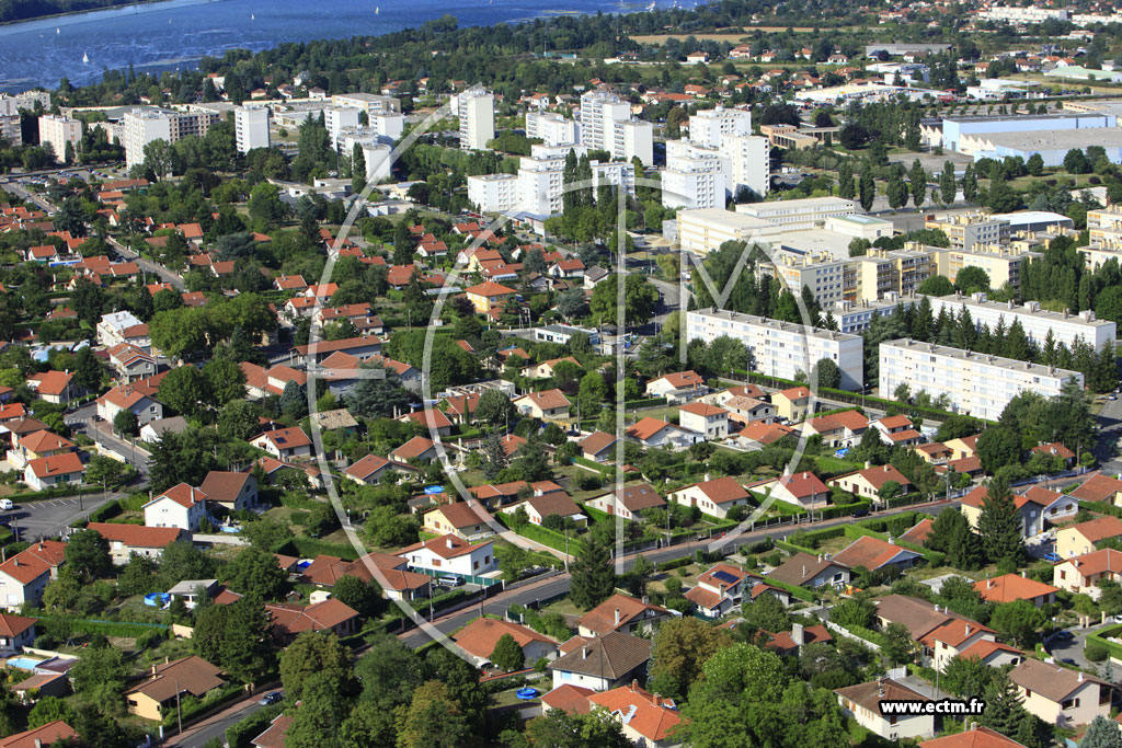 Photo arienne de Dcines-Charpieu (Rue de Verdun)