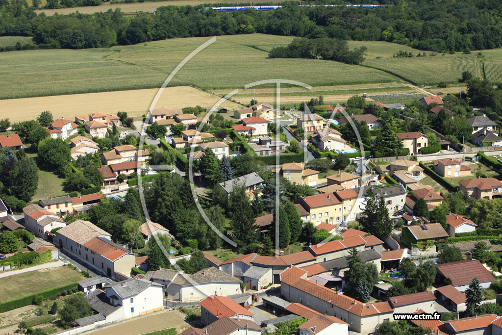 Photo arienne de Sathonay-Village