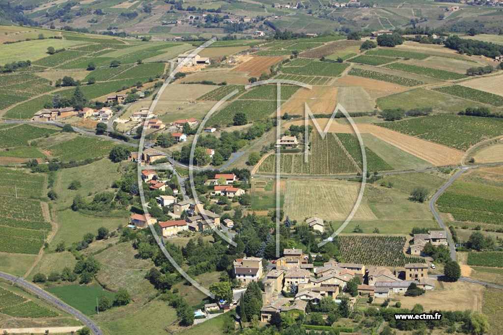 Photo arienne de Lacenas (Chapelle Saint-Paul)