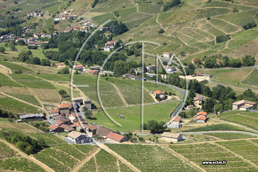 Photo arienne de Vaux-en-Beaujolais (Le Mathy)