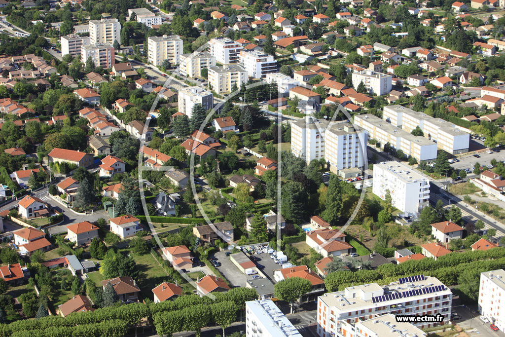 Photo arienne de Saint-Priest (Rue Gambetta)