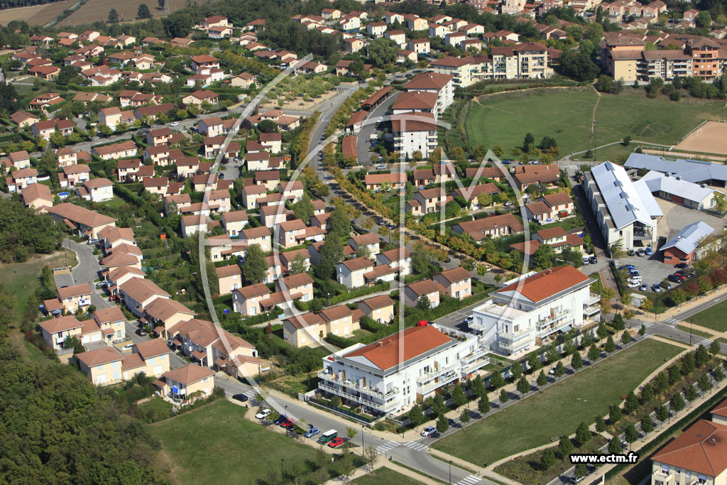 Photo arienne de L'Isle-d'Abeau (Promenade Cassiope)