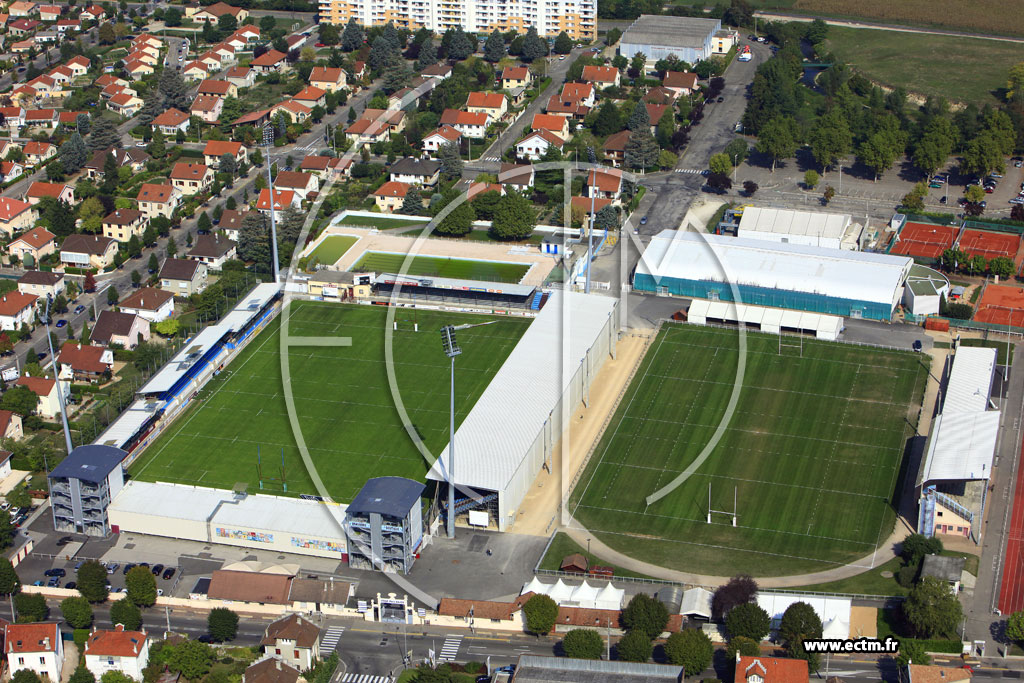 Photo arienne de Bourgoin-Jallieu (Stade de Rugby  Pierre Rajon)