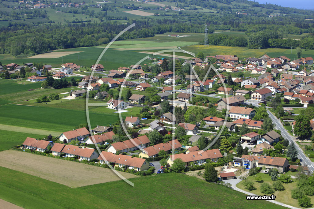 Photo arienne de Bons-en-Chablais (Loyer)