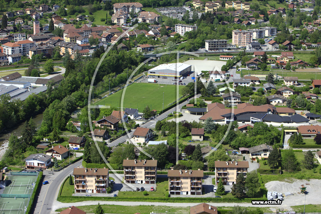 Photo arienne de Marignier (Avenue du Stade)