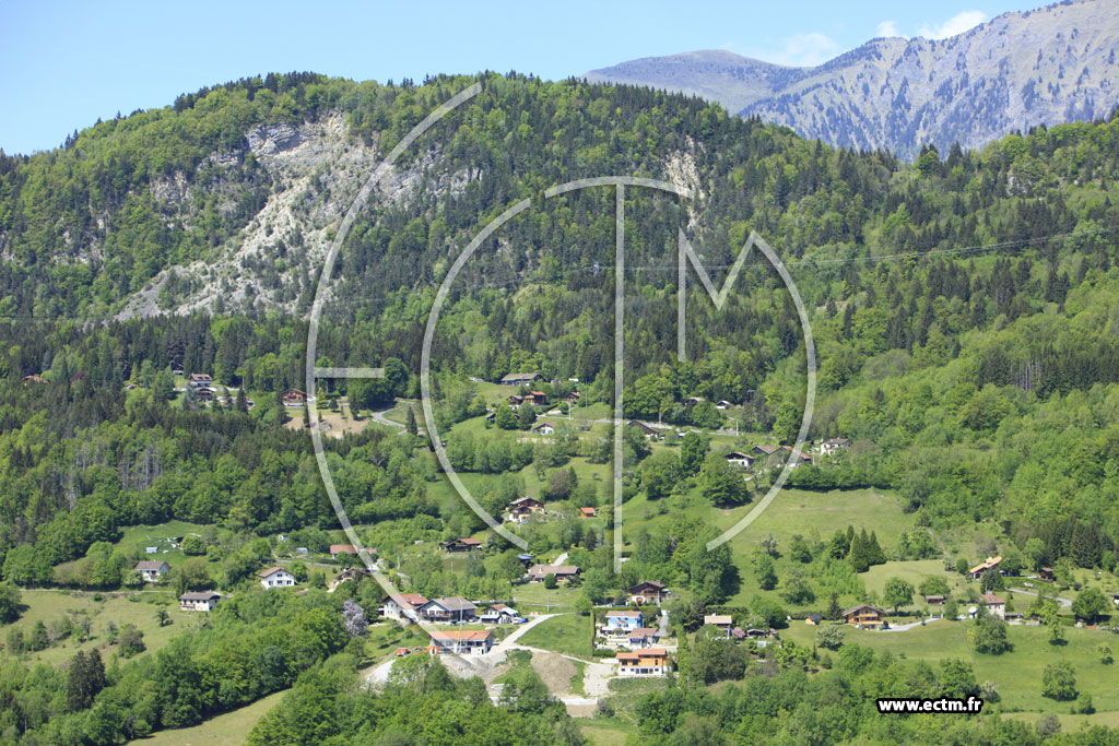 Photo arienne de Thyez (Route de Rontalon)