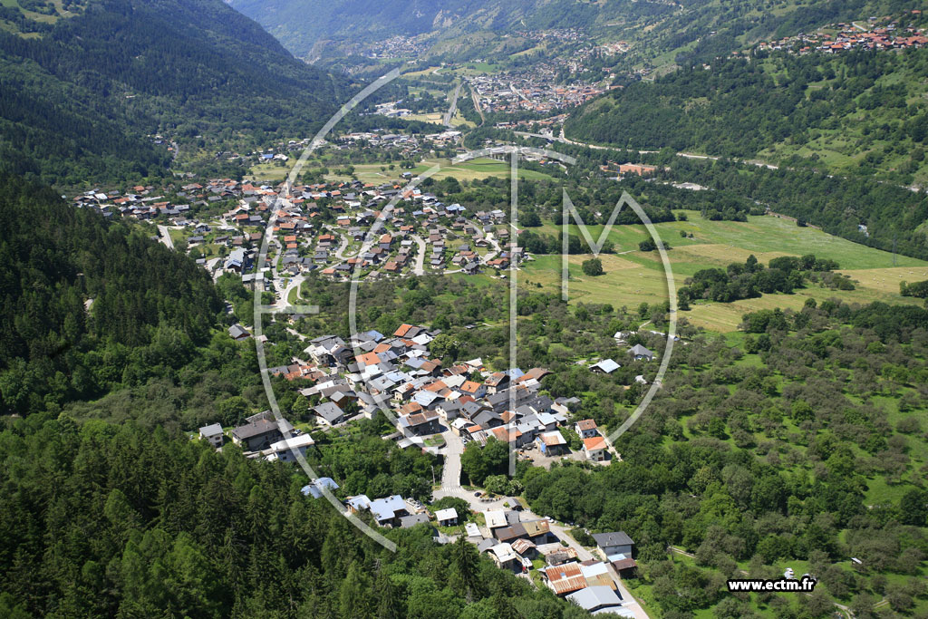 Photo arienne de Mcot-la-Plagne