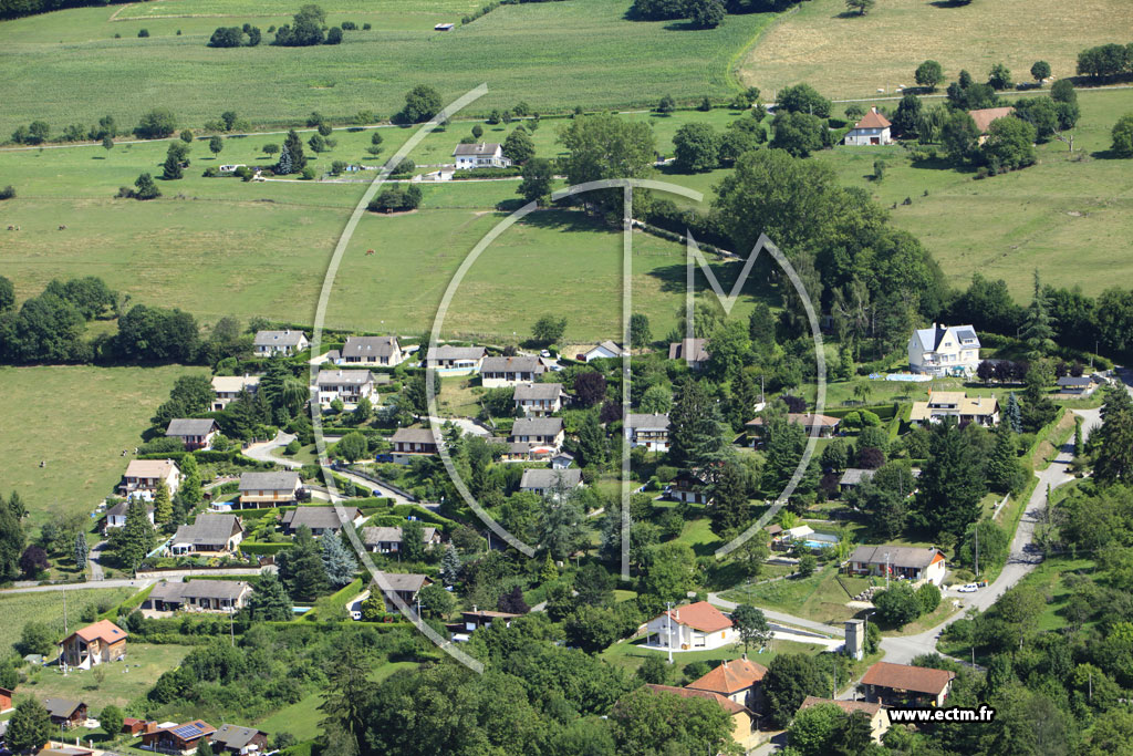 Photo arienne de Montferrat (La Vronnire)