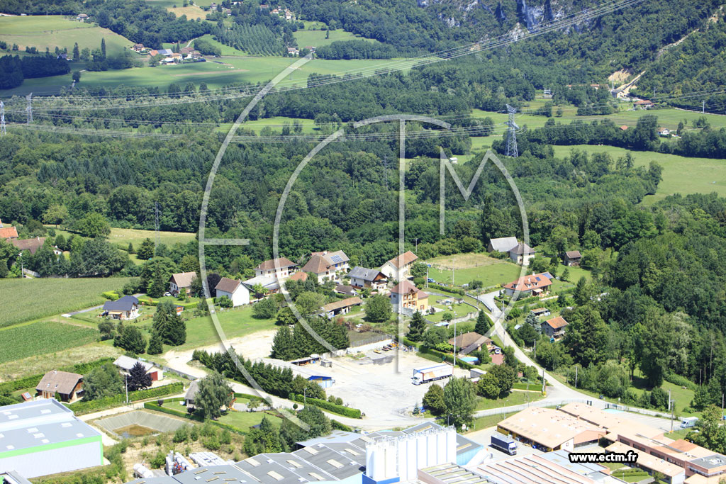 Photo arienne de La Bridoire (Route du Gunin)