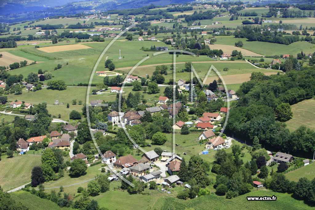 Photo arienne de Pressins (Route du Bertholet)