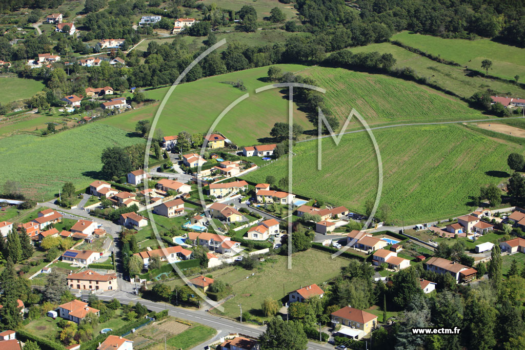 Photo arienne de Bellegarde-en-Forez (La Basse Veange)