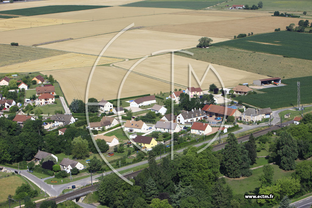 Photo arienne de Saint-Loup-de-Varennes (Vincelles)