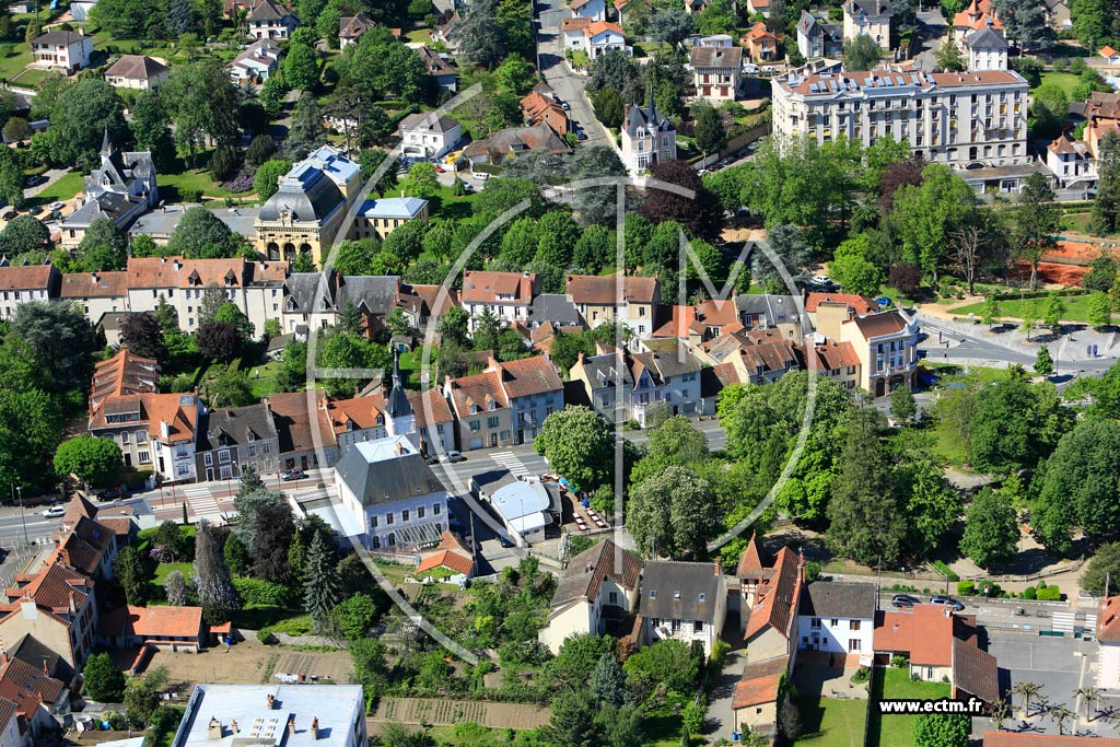 Photo arienne de Nris-les-Bains