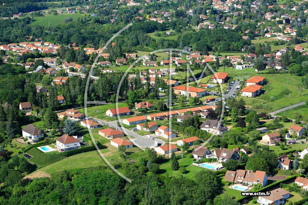 Photo arienne de Creuzier-le-Vieux (Les Pins)