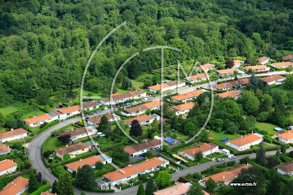 Photo arienne de Liverdun (Toulaire)