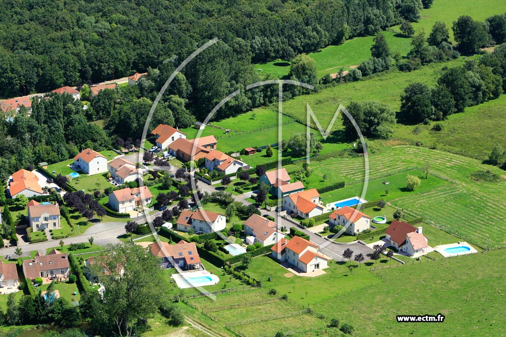 Photo arienne de Corny-sur-Moselle (La Fontaine de Fer)