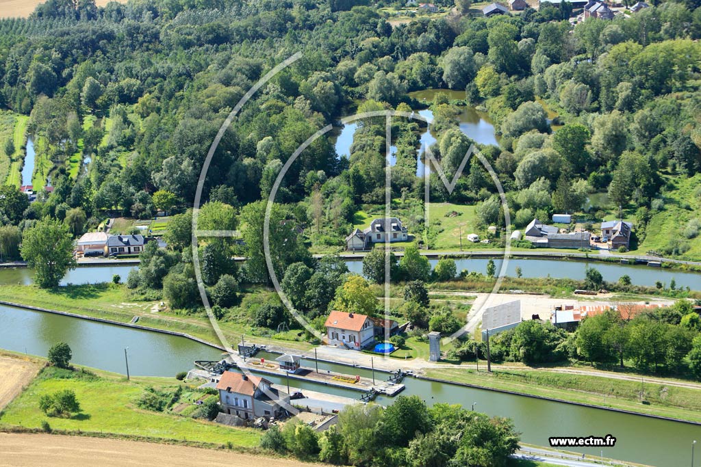 Photo arienne de Tugny-et-Pont (Pont de Tugny)