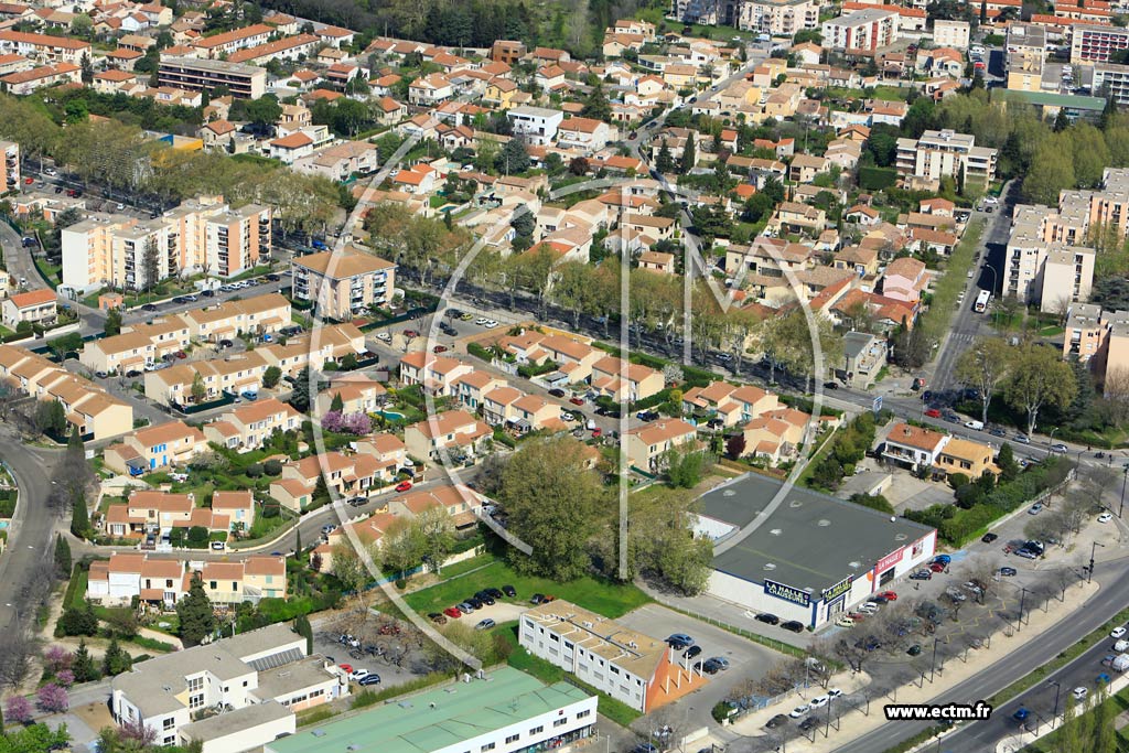 Photo arienne de Nmes (Route de Beaucaire)