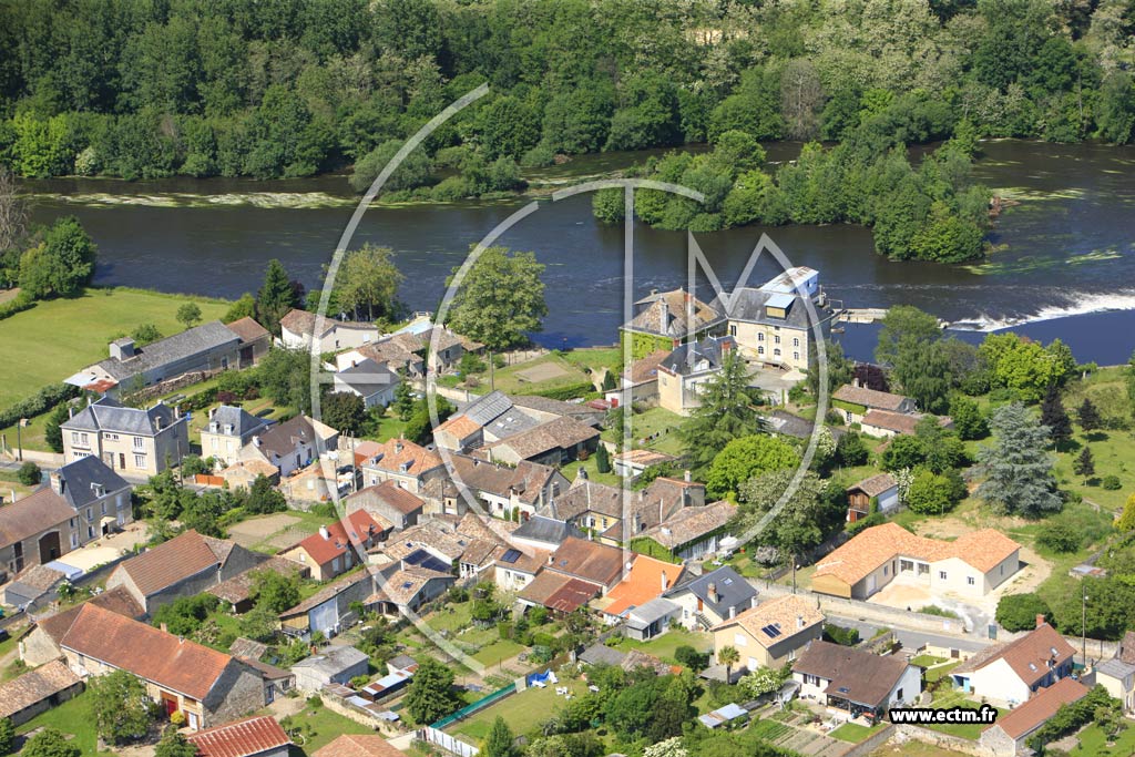 Photo arienne de Bonneuil-Matours (Centre)