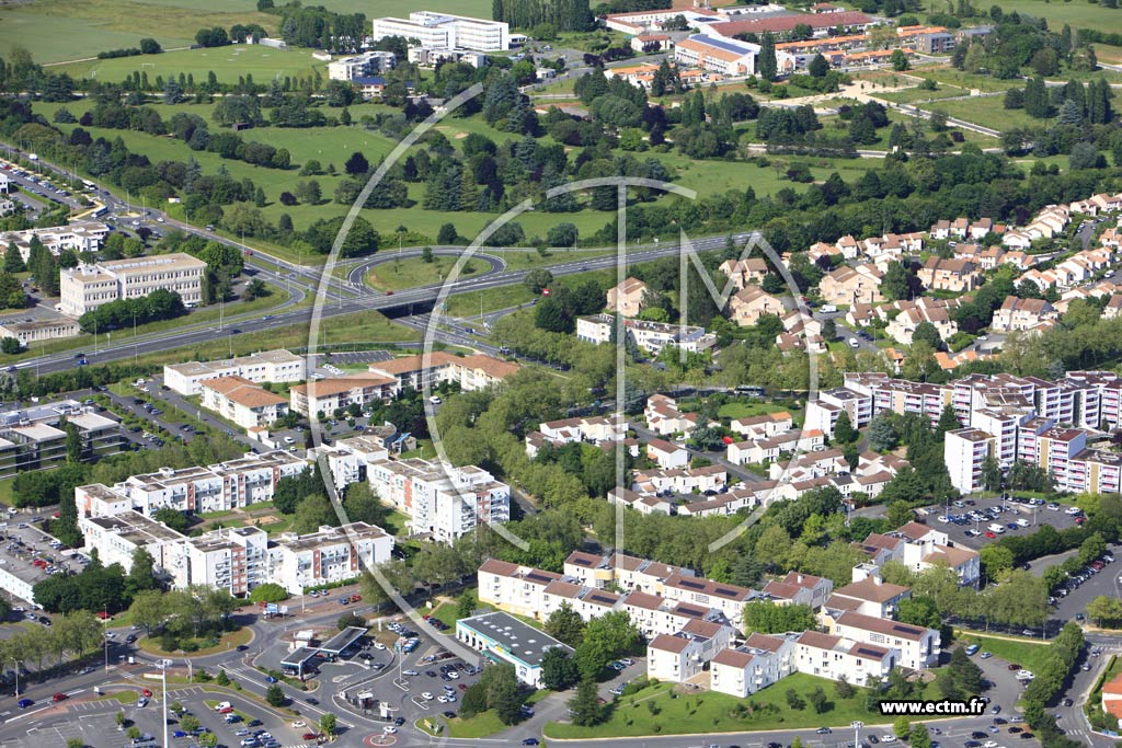 Photo arienne de Poitiers (Beaulieu)