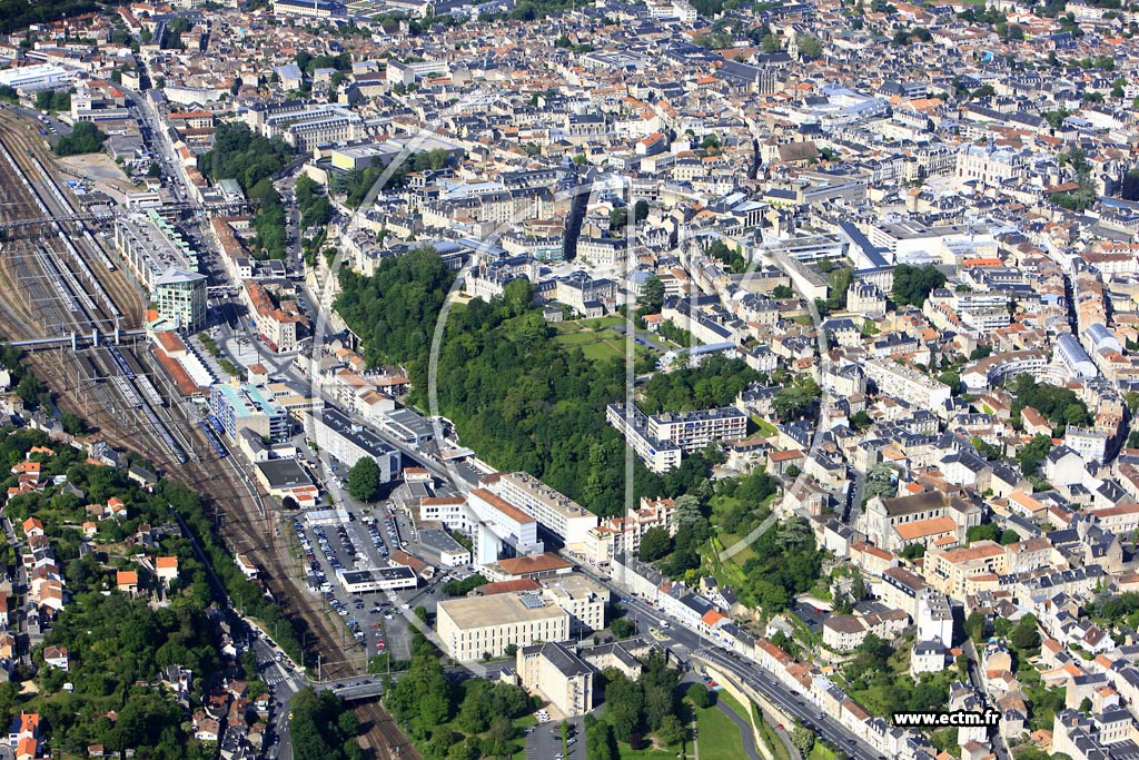 Photo arienne de Poitiers (Centre Ville)