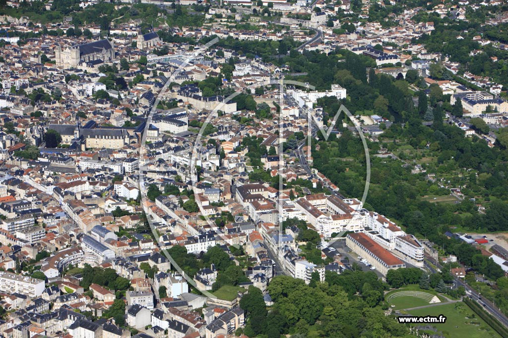 Photo arienne de Poitiers (Centre Ville)