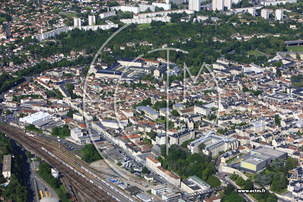 Photo arienne de Poitiers (Centre Ville)