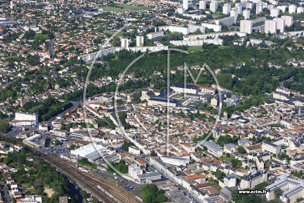 Photo arienne de Poitiers (Centre Ville)