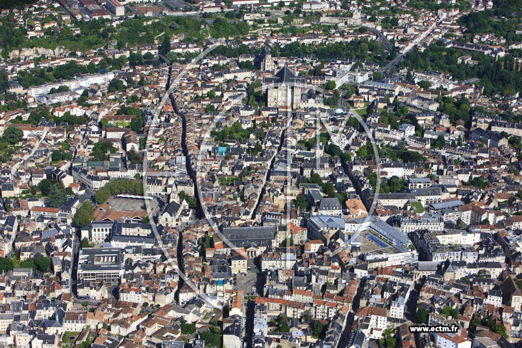 Photo arienne de Poitiers (Centre Ville)