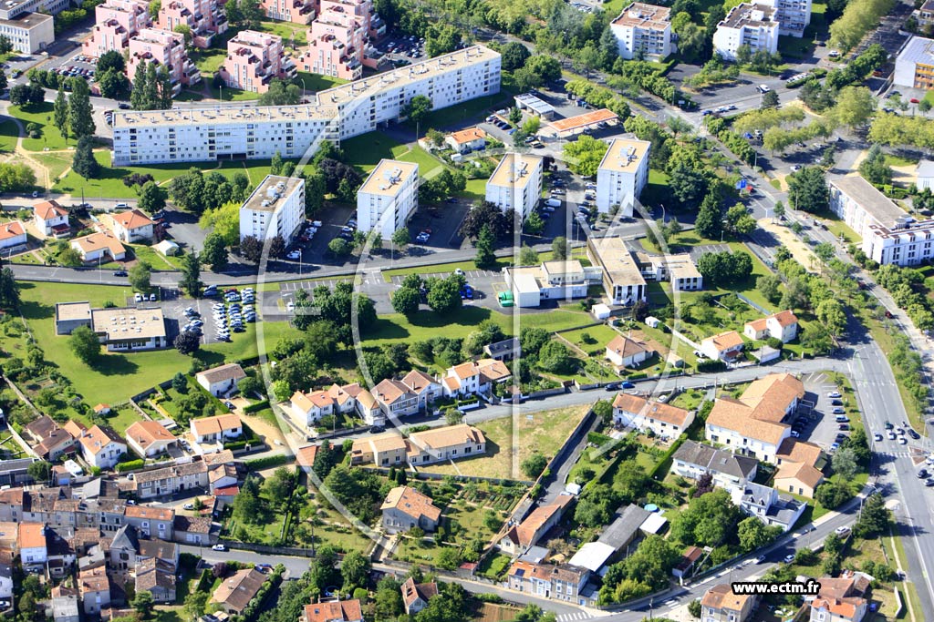 Photo arienne de Poitiers (Couronneries)