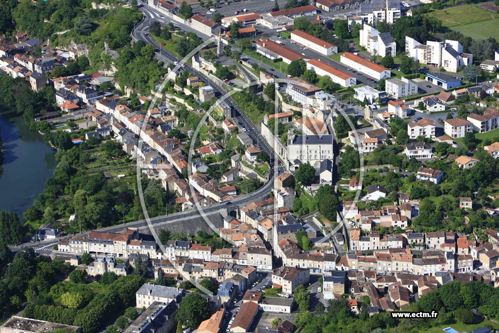 Photo arienne de Poitiers (Pont Neuf)