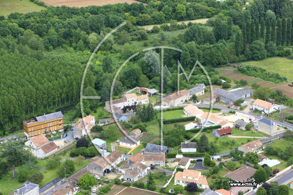 Photo arienne de Vouill (Traversonne)