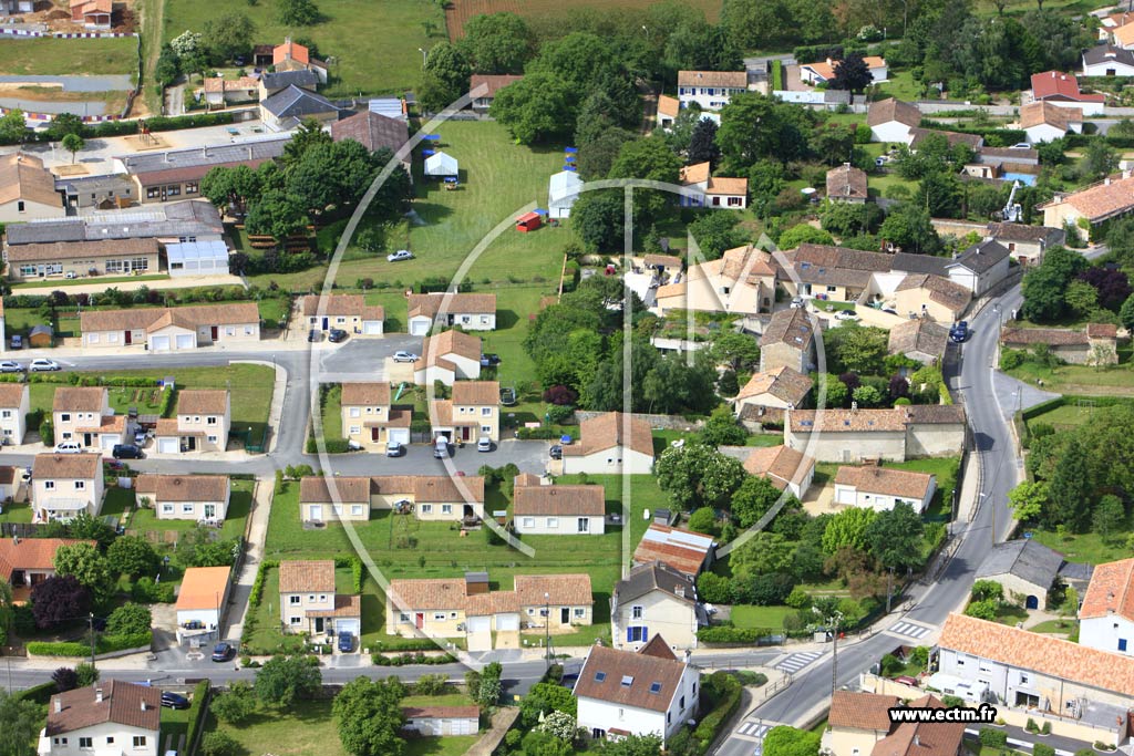 Photo arienne de Vouneuil-sous-Biard (Pouzioux)