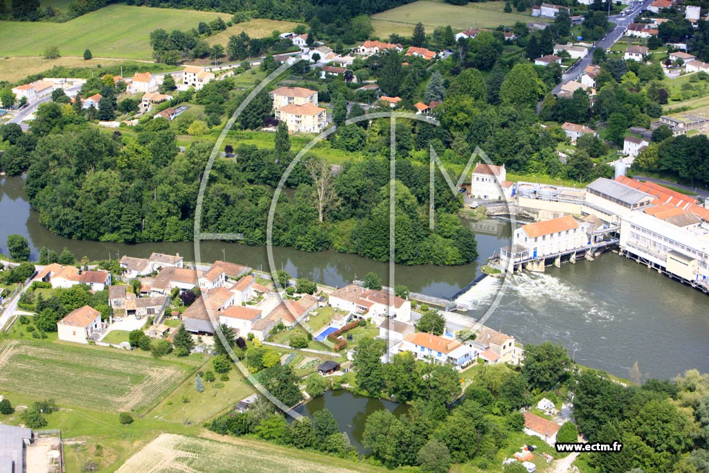 Photo arienne de Flac (Pont de Basseau)