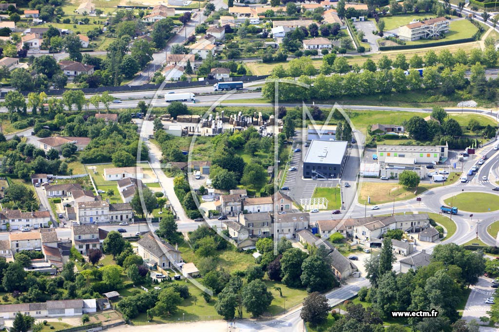 Photo arienne de La Couronne (Abbaye)