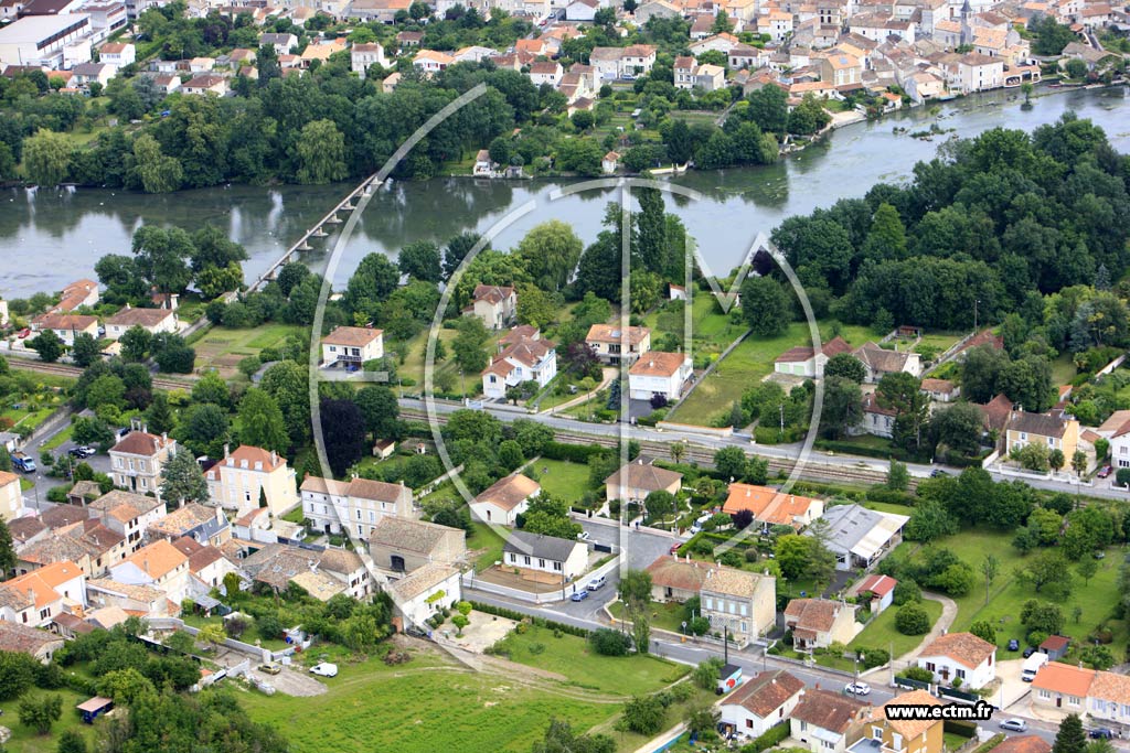 Photo arienne de Magnac-sur-Touvre (Relette)