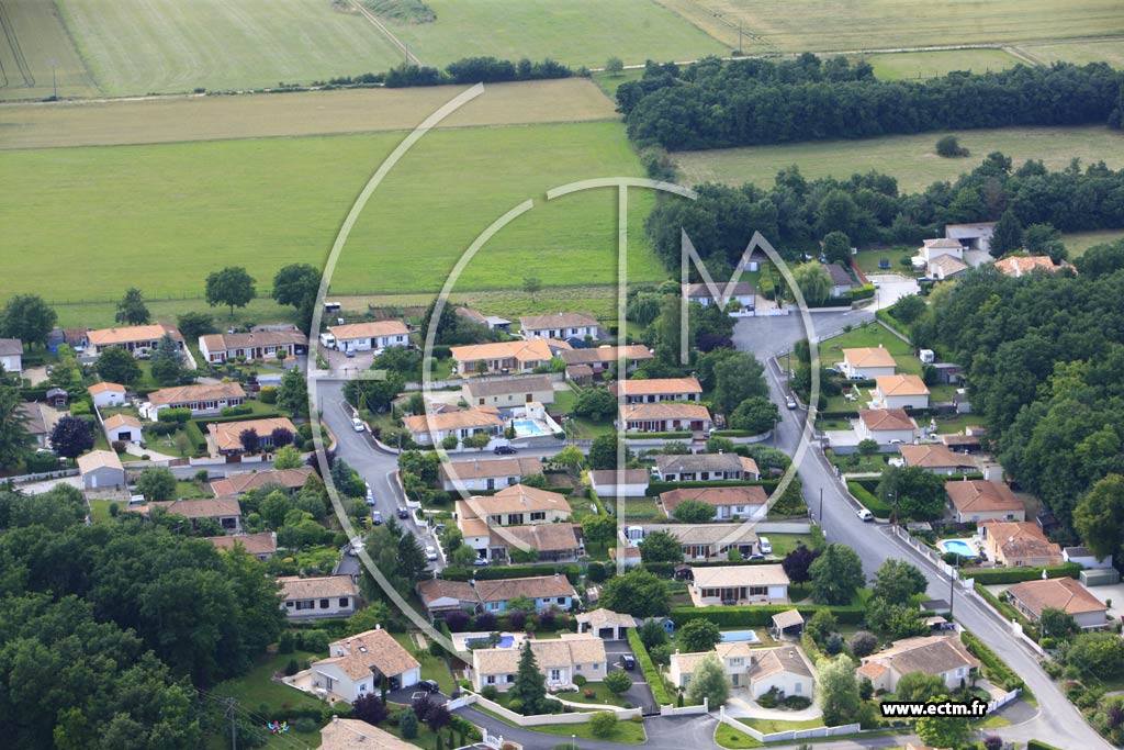 Photo arienne de Roullet-Saint-Estphe (La Raberie)