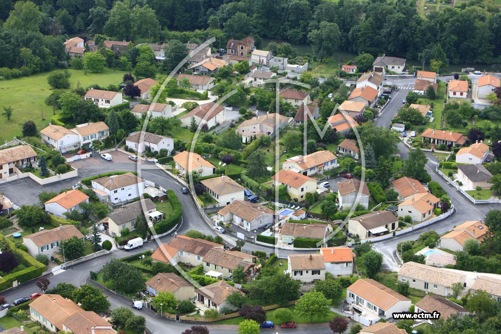 Photo arienne de Ruelle-sur-Touvre (Le Manot)