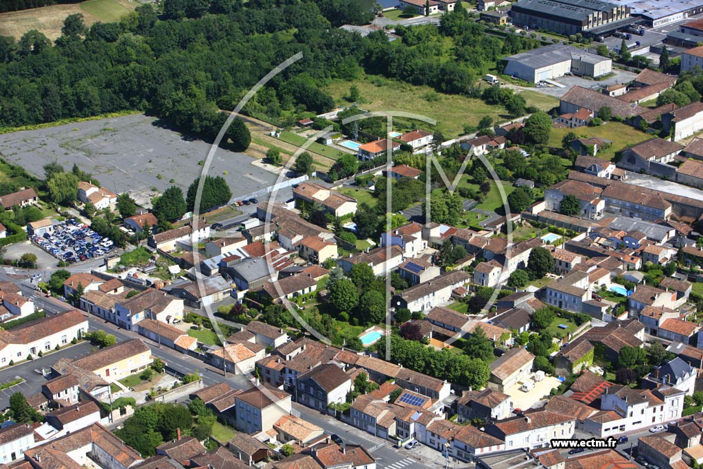 Photo arienne de Cognac (Saint-Martin)