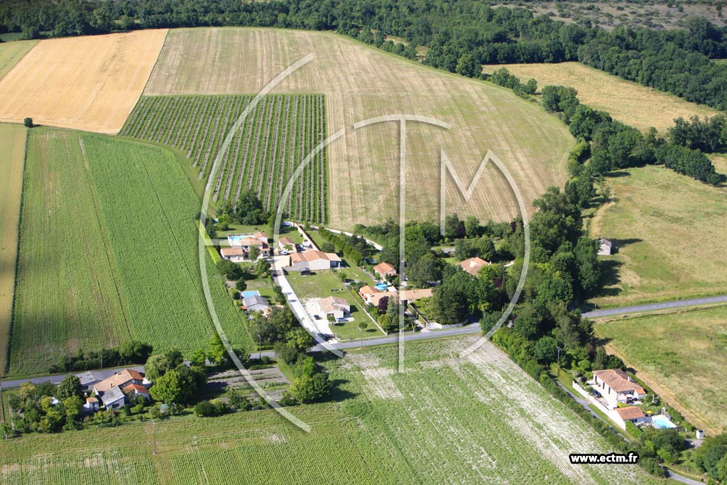 Photo arienne de Gensac-la-Pallue (Six Chemins)