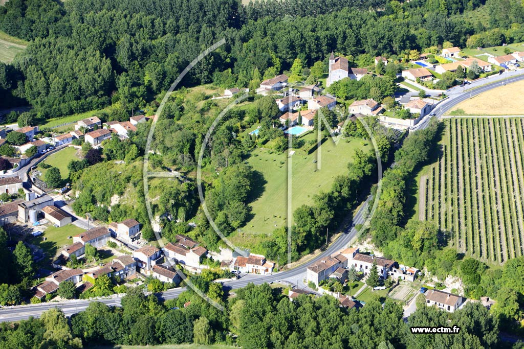 Photo arienne de Merpins (Vieux Bourg)